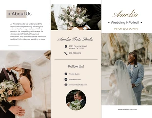 Free  Template: Dreifach gefaltete Hochzeitsbroschüre in Creme und Beige